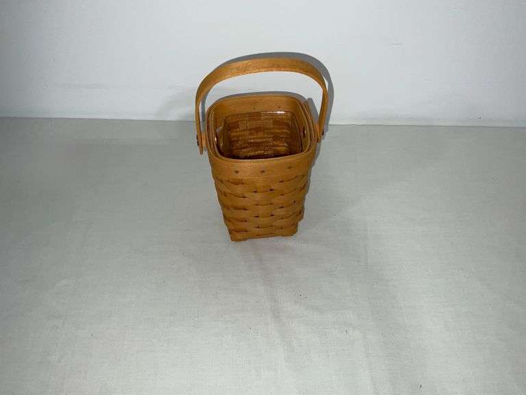 1998 Longaberger basket with handle and plastic liner image