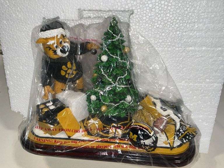 College Treasures University Mascot Tree Trimmer Figurine image