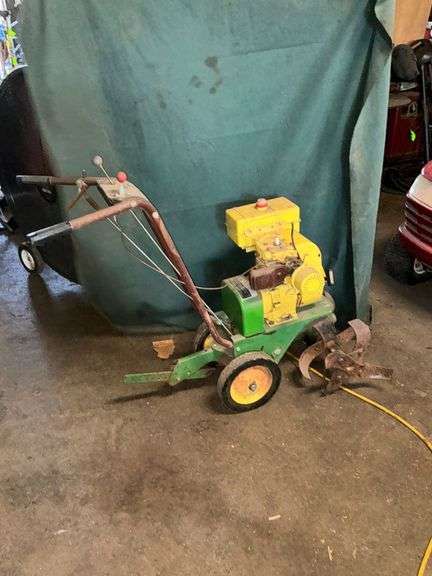 John Deere front tine tiller image