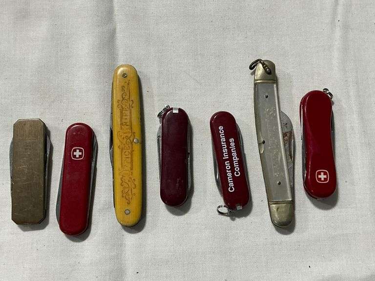 Assorted advertising knives image