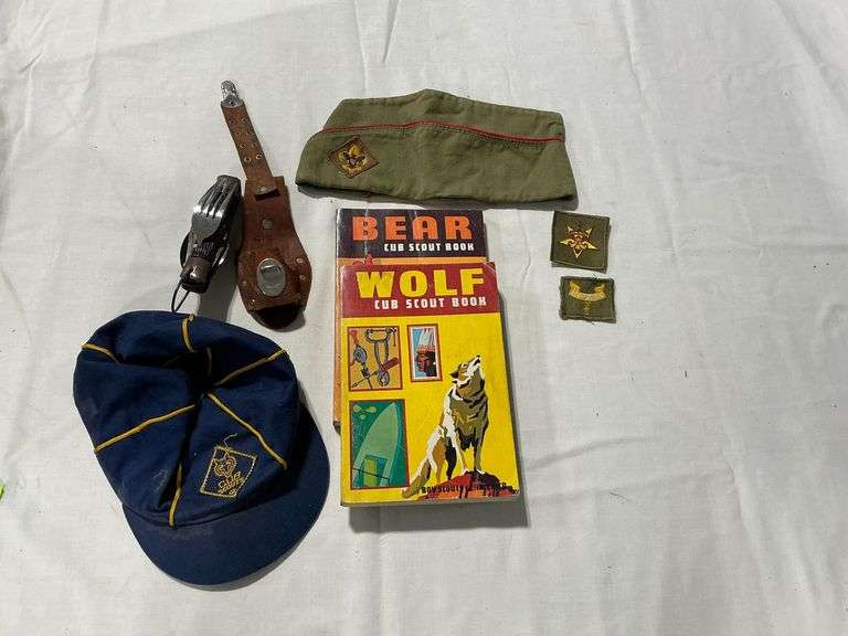 Boy Scout multi-tool in leather sheath, Wolf and Bear Cub Scout books image