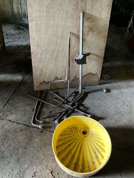 Barrel funnel, lug wrenches, part of a bumper jack image