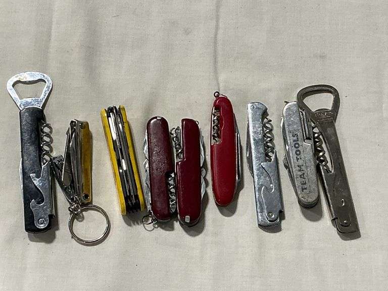 Multi-purpose knives and multi-tools image