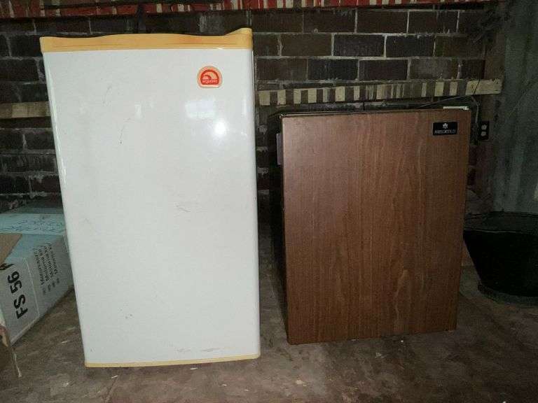 Igloo dorm fridge, Absocold dorm fridge image