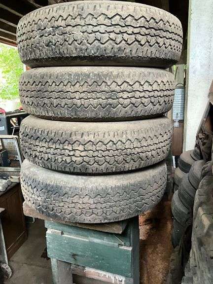 15" and 16" tires and wheels image