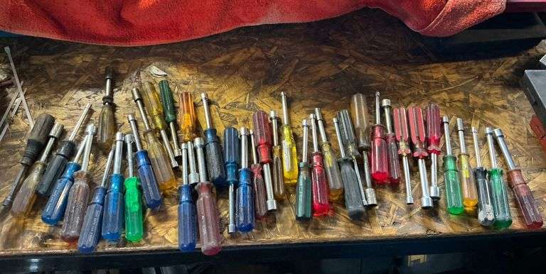 Collection of nut drivers, up to 1/2" image