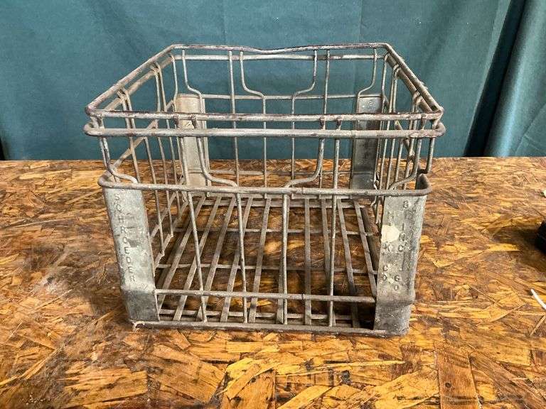 Schroeder Milk Co. metal milk crate image