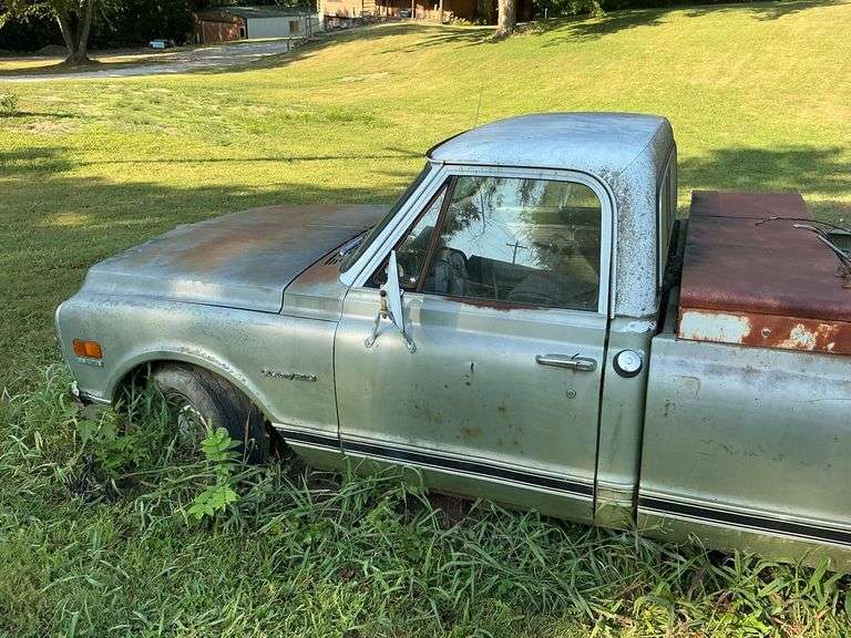 1972?? Chevy Custom/20 pickup truck image