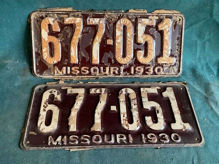 1930 matched set of Missouri license plates image
