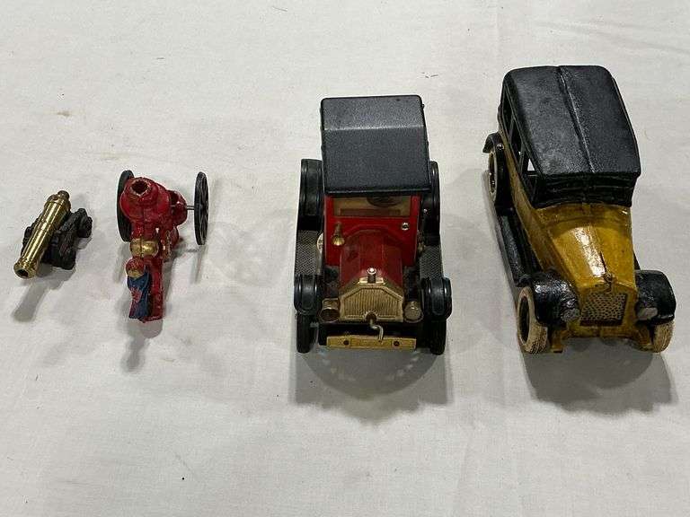 Cast car, cannon, fire engine (with damage) image