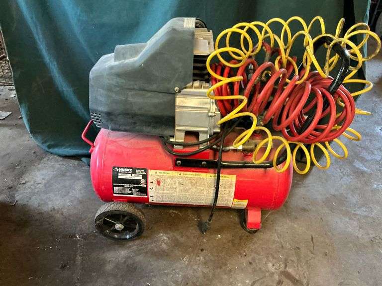 Husky 8 gallon air compressor image