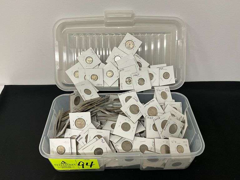 Shoebox tote full of U.S. coins image