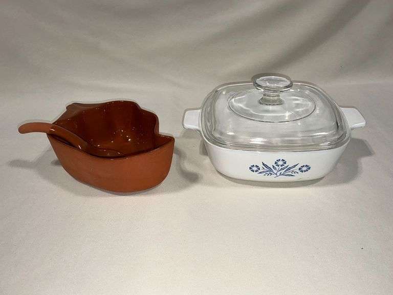 Corning Ware Blue Cornflower casserole dish with lid image