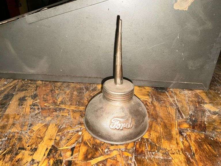 Ford oil can image