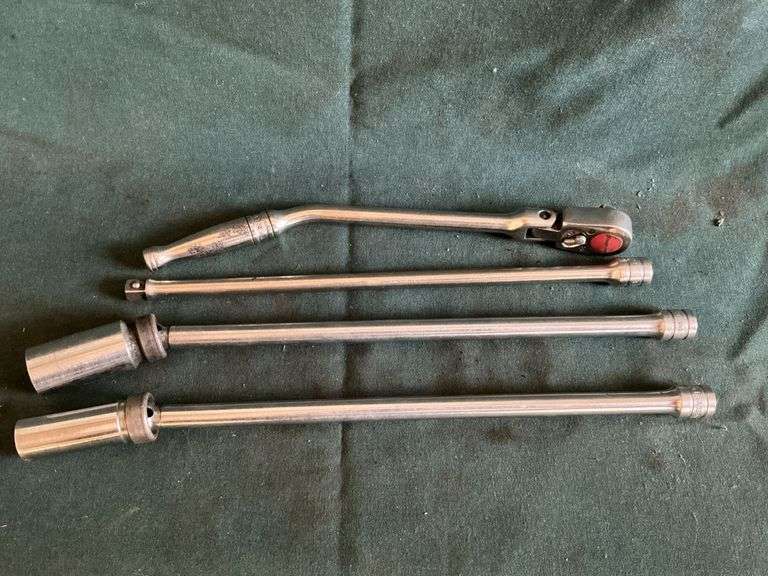 Snap-on flex head ratchet, 11" extension, 2 swivel spark plug sockets image
