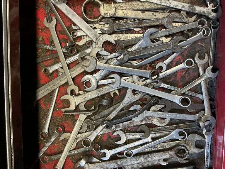 Assortment of wrenches, box end, combination, open end image