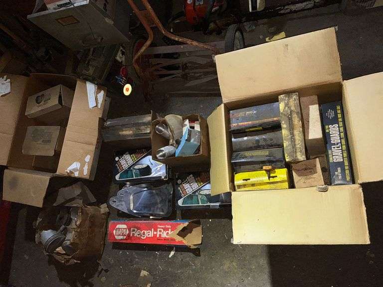 Splash guards, spark plug wires, header collectors image