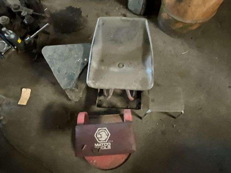 4 roll around seats image