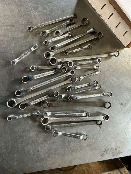 Box end wrenches image