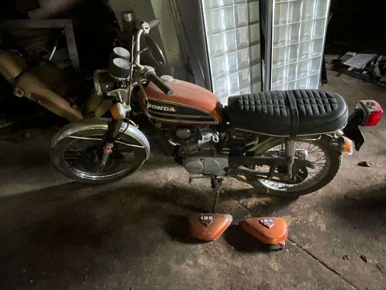 1974 Honda CB125S motorcycle, shows 6046 miles, VIN: CB125S1111748 image