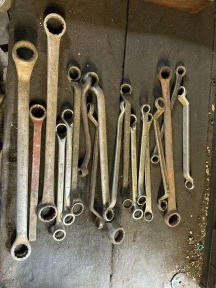 Assorted box end wrenches image