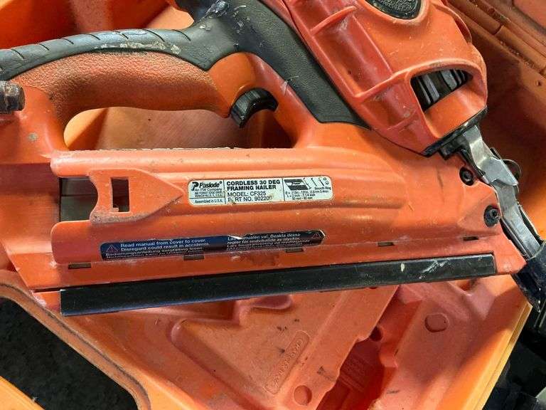 Paslode framing nailer Model CF325 in case, battery operated image