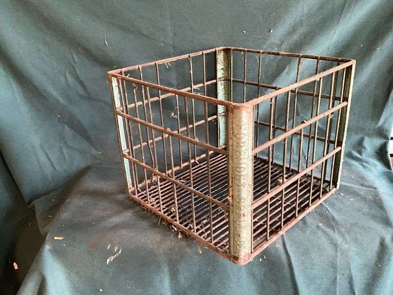 Foremost metal milk crate, 61 image