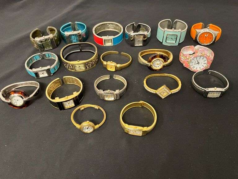 Women's cuff watches image