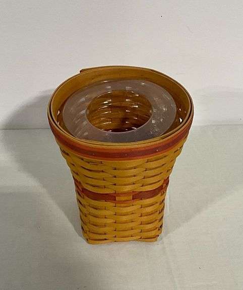 1998 Longaberger basket with plastic liner image