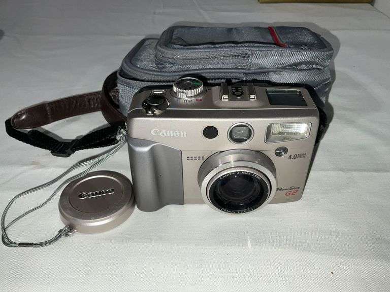 Canon Power Shot G2 digital camera with carrying bag image