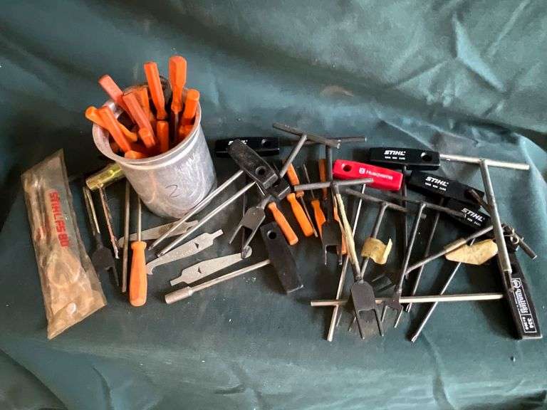 Small engine specialty tools image