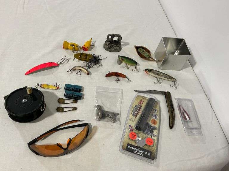 Pewter bird dog, pewter fisherman figurine, Fish-Knife (rough shape), lures, etc. image