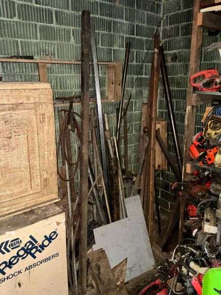 Scrap iron corner image