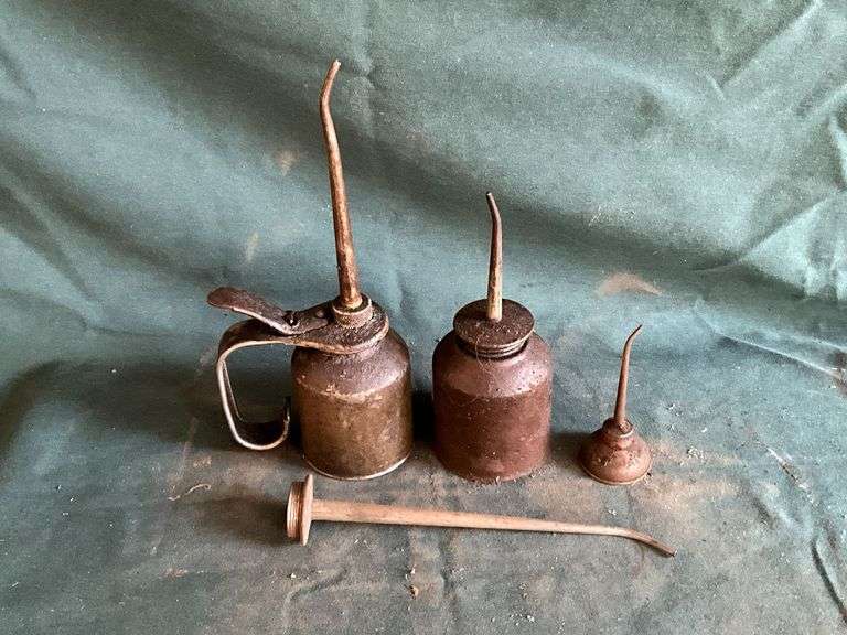 3 oil cans image