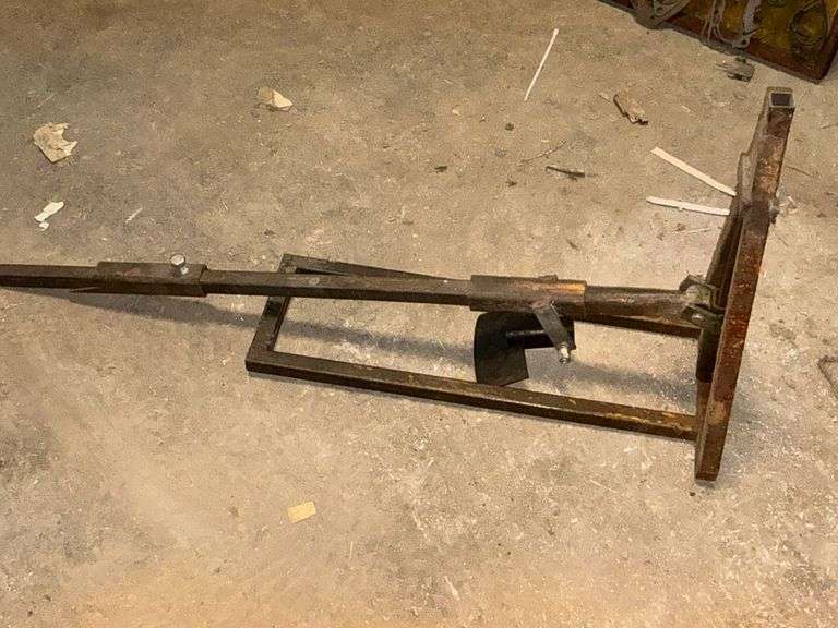 Tire bead breaker image