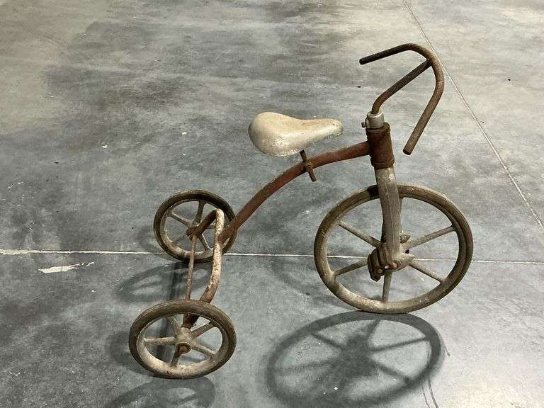 Vintage metal tricycle, rough condition image