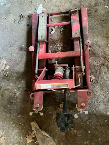 Larin 1500 lb. motorcycle jack image