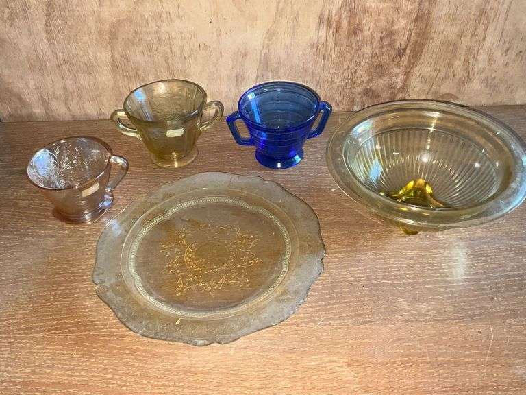 Cobalt blue creamer, Depression Glass amber bowl image