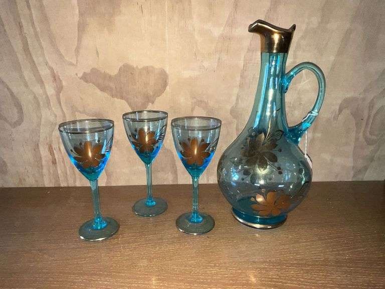 Teal blue decanter, no stopper image