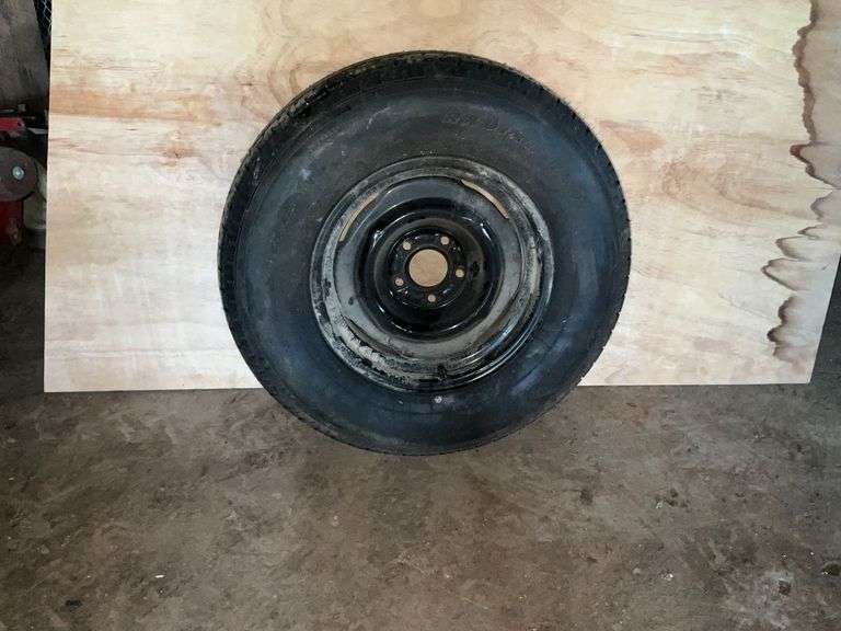 Like new trailer ST225/75R15 on a 5-hole Ford wheel image