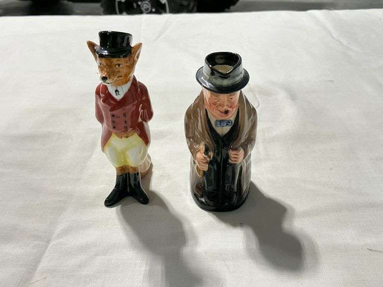 Royal Doulton Fox figurine image