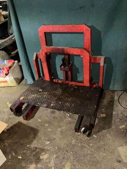 Lift dolly with hydraulic jack image