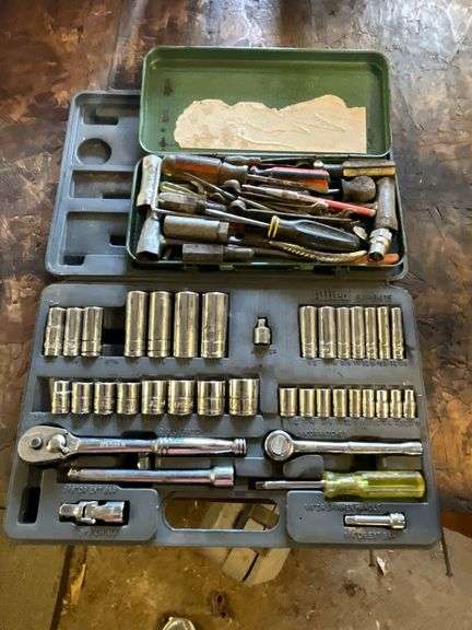 Allied 1/4"-3/8" drive socket set, ratchet image