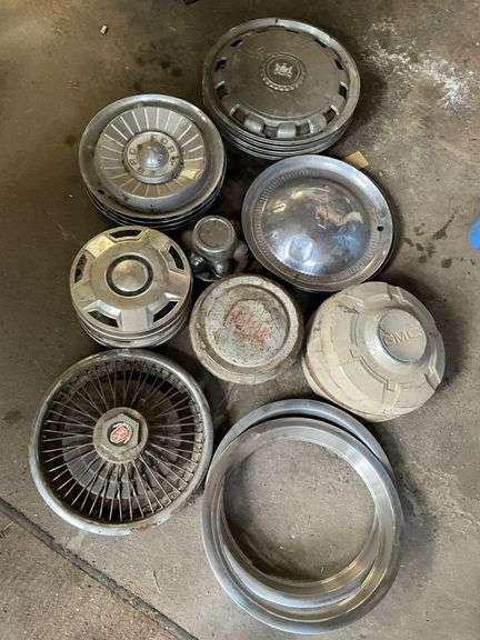 Hub caps and beauty rings image