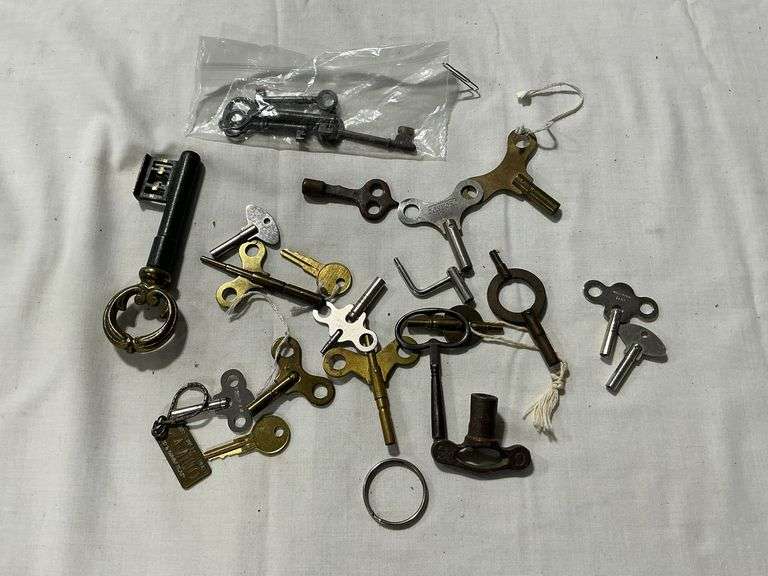 Skeleton keys and clock keys image