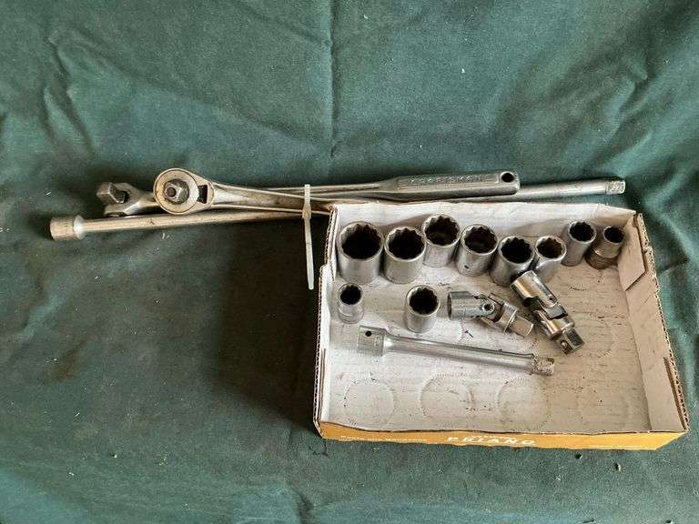 Craftsman 1/2" drive sockets up to 1 1/8" image