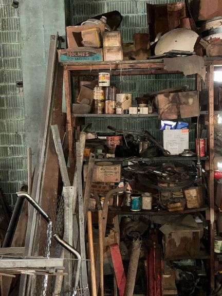 Contents of north end of shelf image