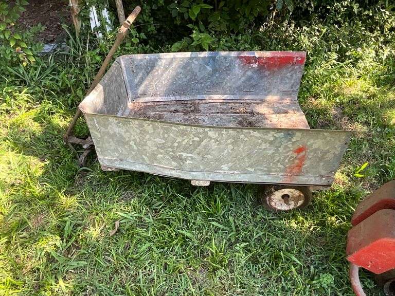 Metal cart, needs front wheels image
