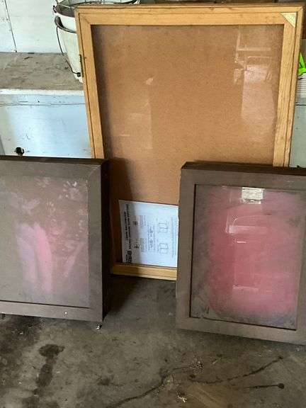 Ghent display cases image