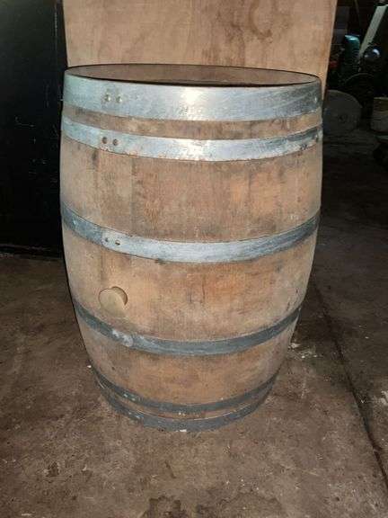 50-gallon wooden barrel image